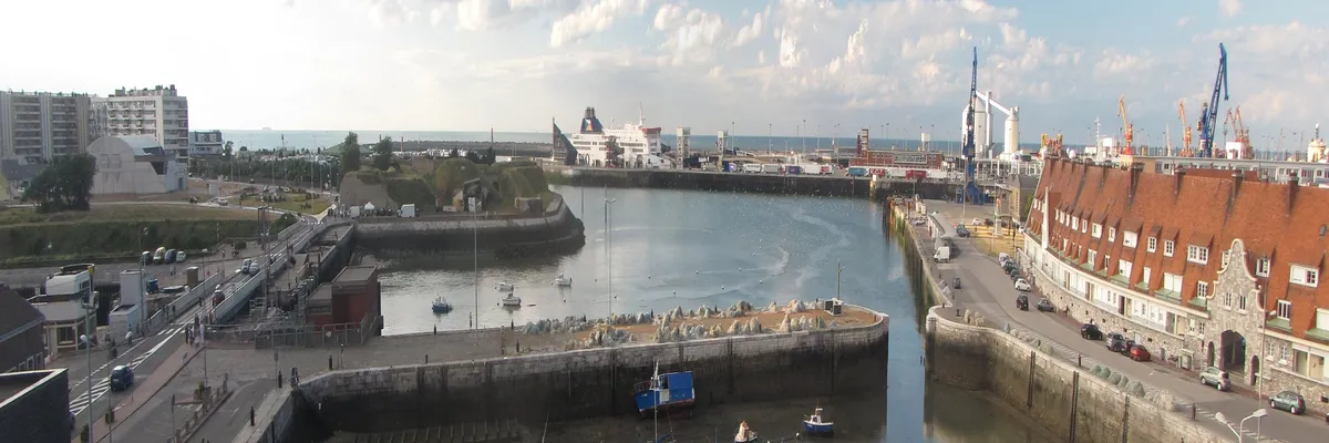 Image Installation abri de piscine Calais