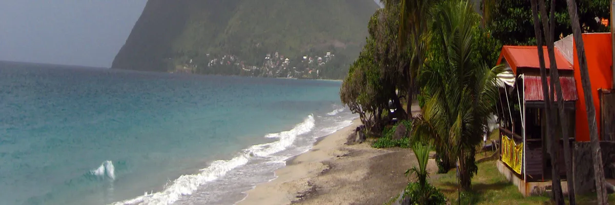 Image Installation abri de piscine Le Diamant