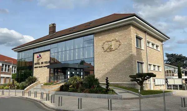 Abri Piscine Sur Mesure Installation abri de piscine Paray-Vieille-Poste