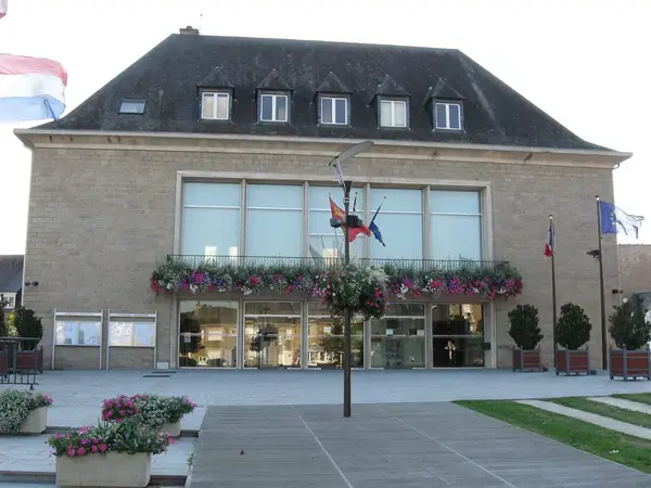 Abri Piscine Sur Mesure Installation abri de piscine Saint-Hilaire-du-Harcouët