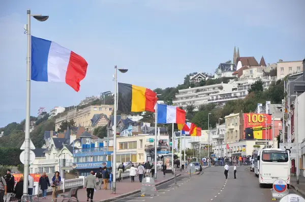 Abri Piscine Sur Mesure Installation abri de piscine Sainte-Adresse
